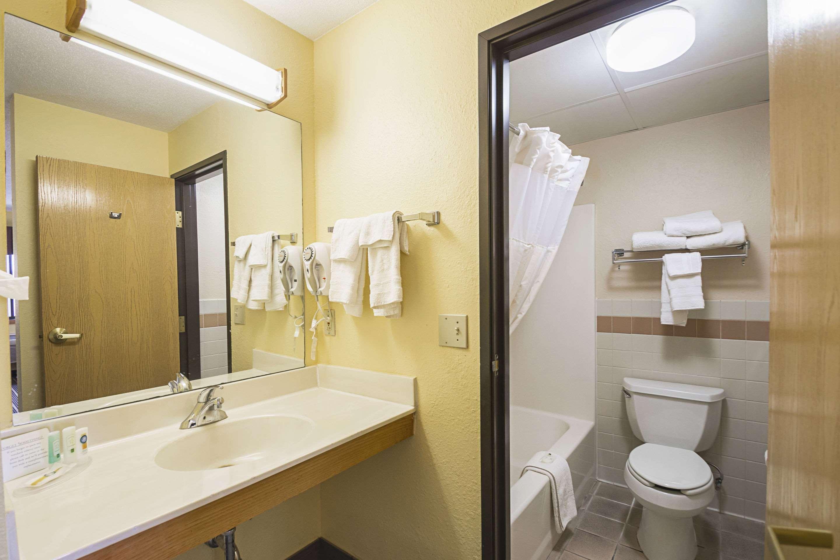 Hotel Quality & - Milford Harrington