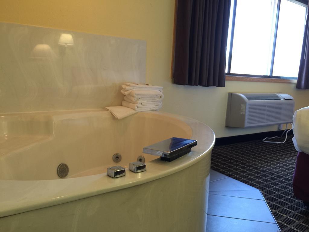 Quality & - Milford Hotel 3*