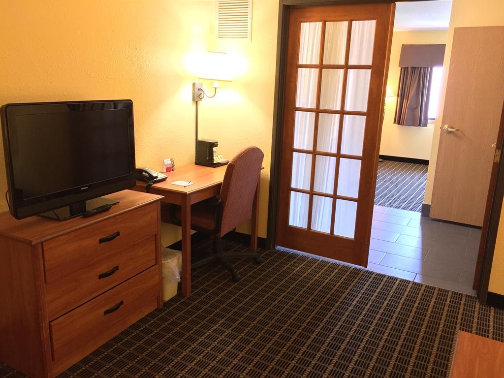 Quality & - Milford Hotel 3*